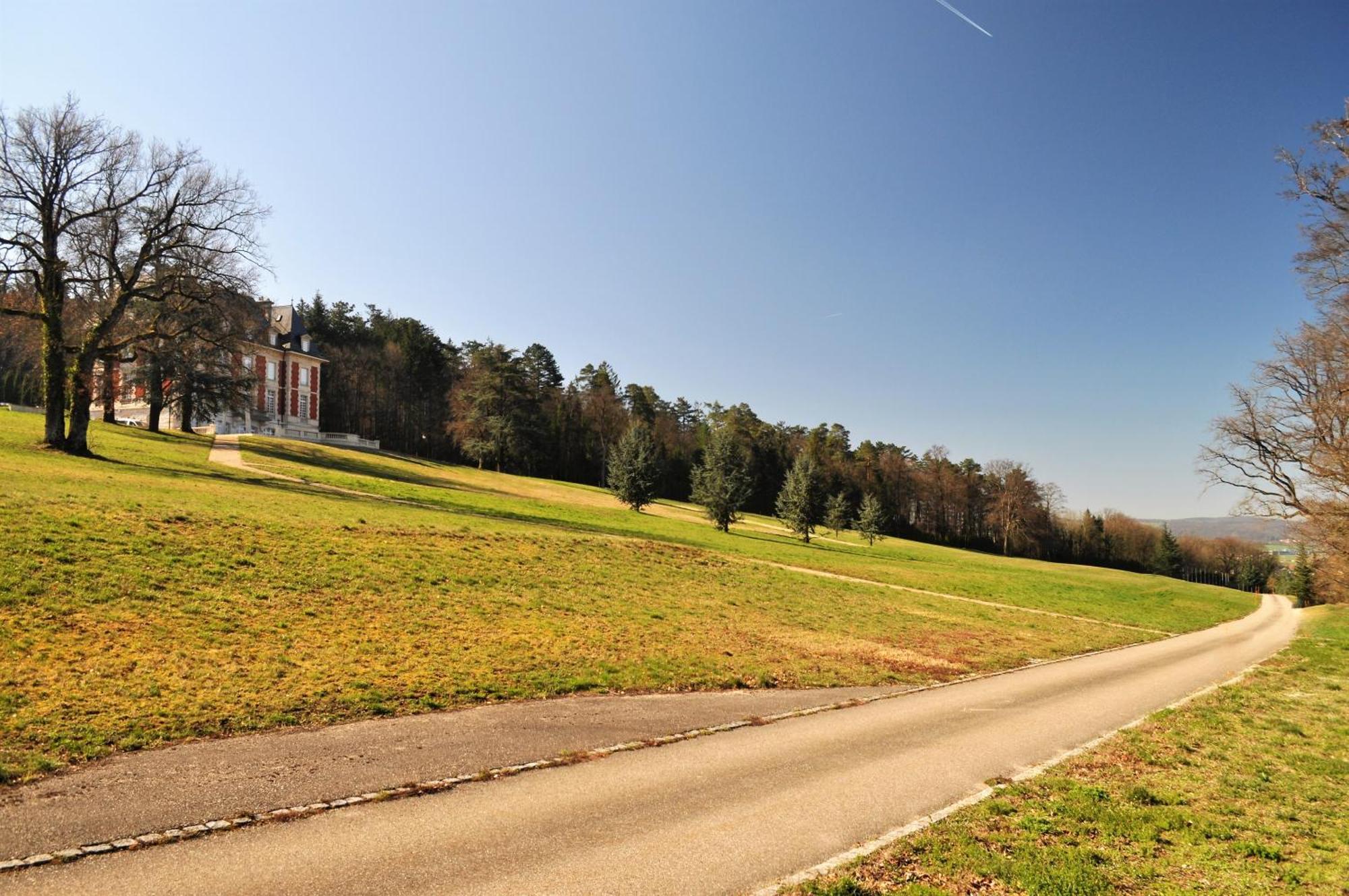 Отель Domaine De Mont-Renaud Boncourt Экстерьер фото